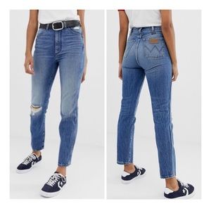 Wrangler Icon 11wwz Mom Jeans with Distressed Knee